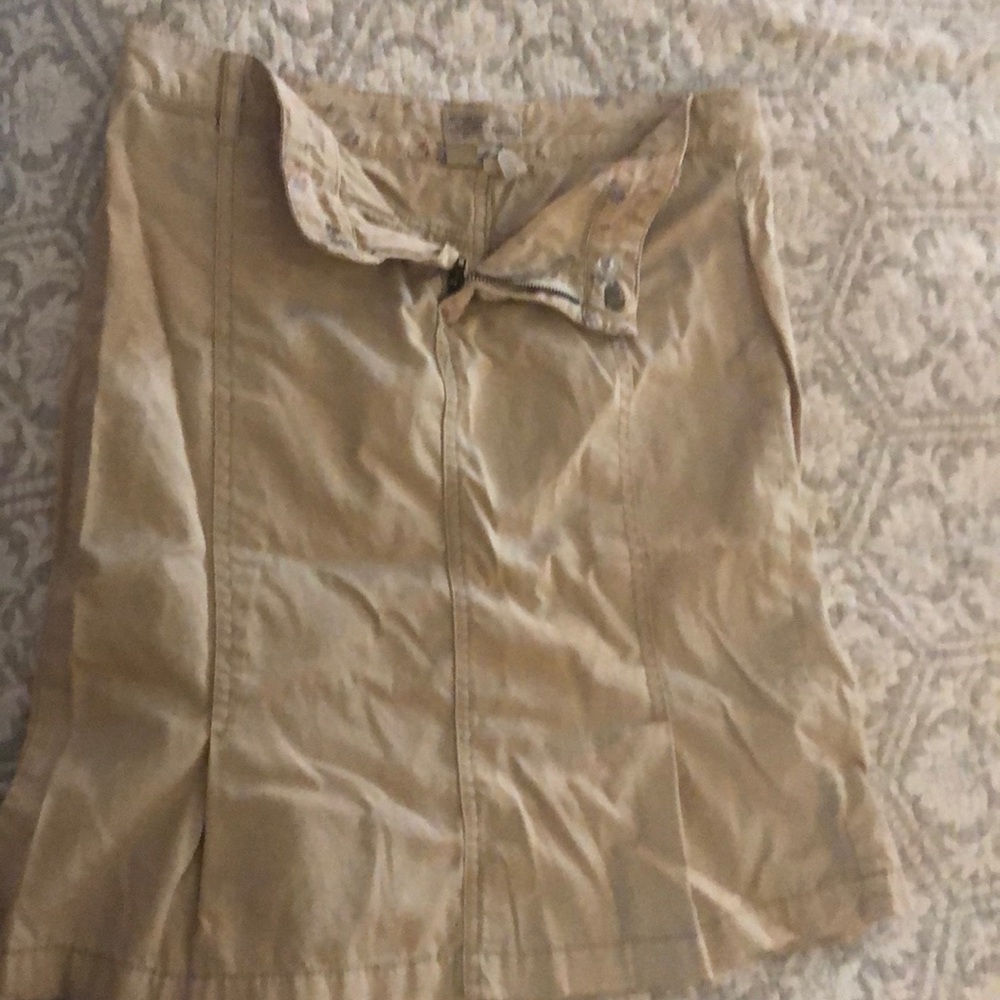 American Eagle beige skirt